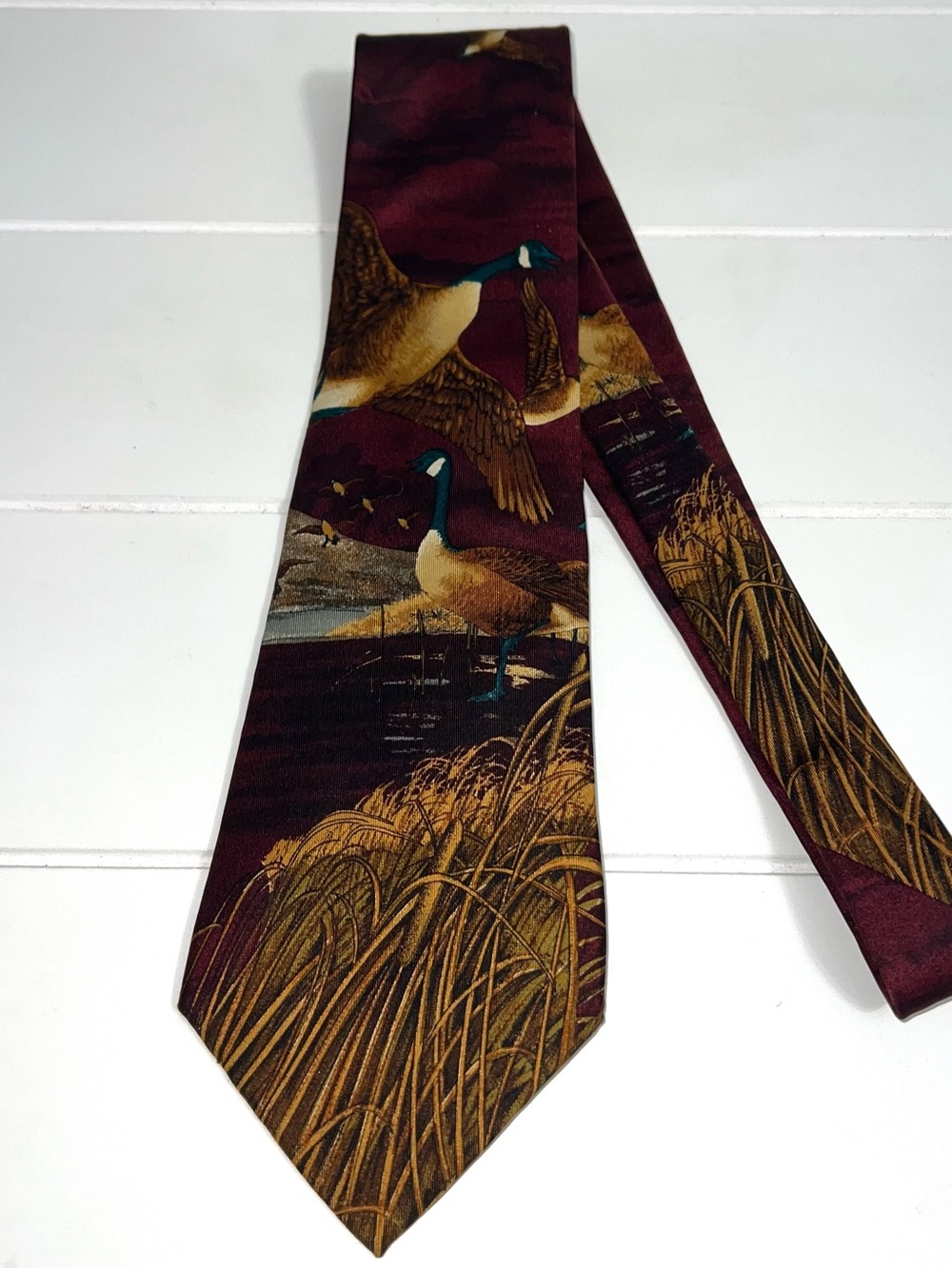 Vintage Eddie Bauer Burgundy Tie Necktie 100% Silk Canada Goose Wetland Scene